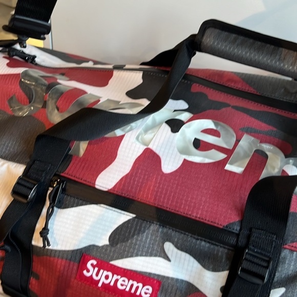 Supreme SS/21 Red Camo Duffle Bag - Picture 7 of 15